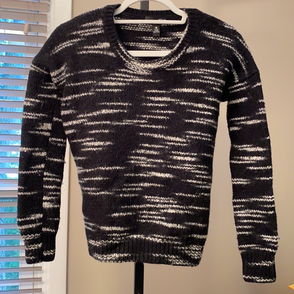 AQUA wool blend, black & white sweater Size XS